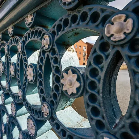 מלון Indigo By Ihg 4*